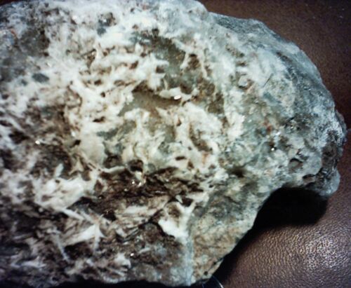 Ausgewählte Mineralien von slovakischen Erzlagerstätten.