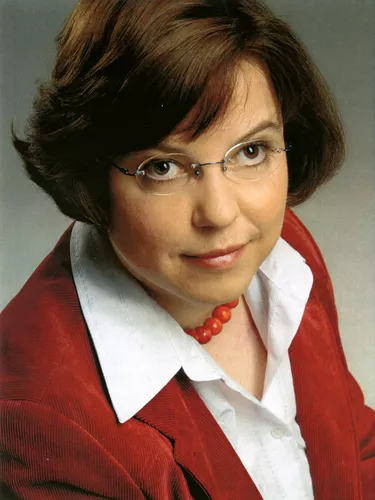 Caroline Hintzen