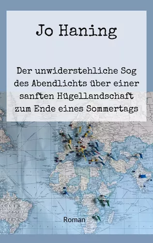 Der unwiderstehliche Sog des Abendlichts über einer sanften Hügellandschaft zum Ende eines Sommertags