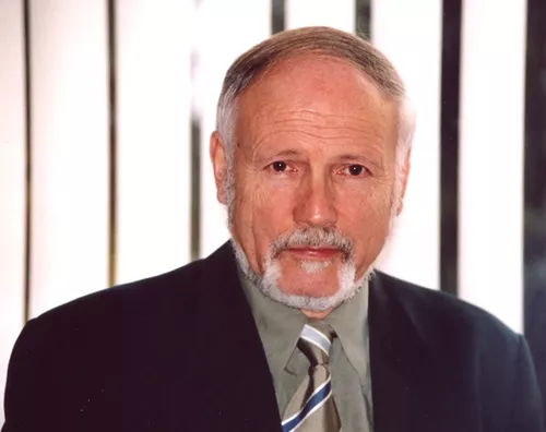 Hanns-Eckard Sternberg