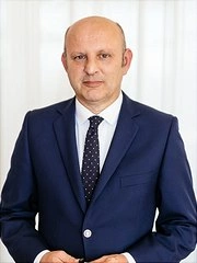 Kai-Oliver Knops