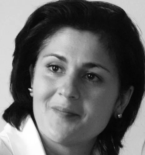 Nina-Firouzeh Nowkam