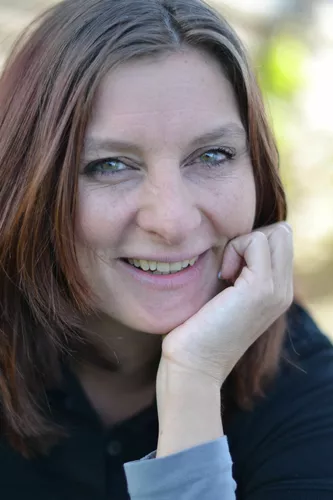 Sabrina B. Blut